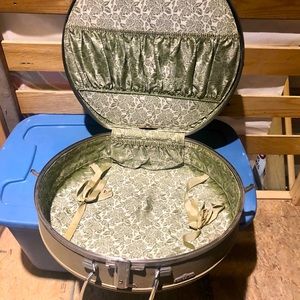 Vintage American Tourister Round Hat Box